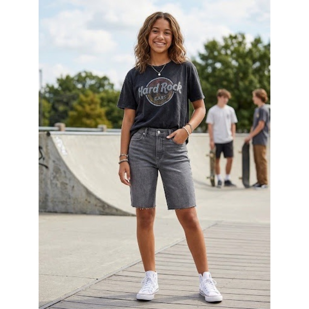Universal Thread Bermuda Shorts Womens 16 Gray Excellent High Rise Raw Hem